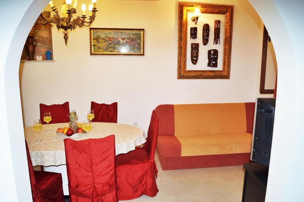 Apartments By The Sea Krilo Jesenice, Omis - 15145 Jesenice  Esterno foto