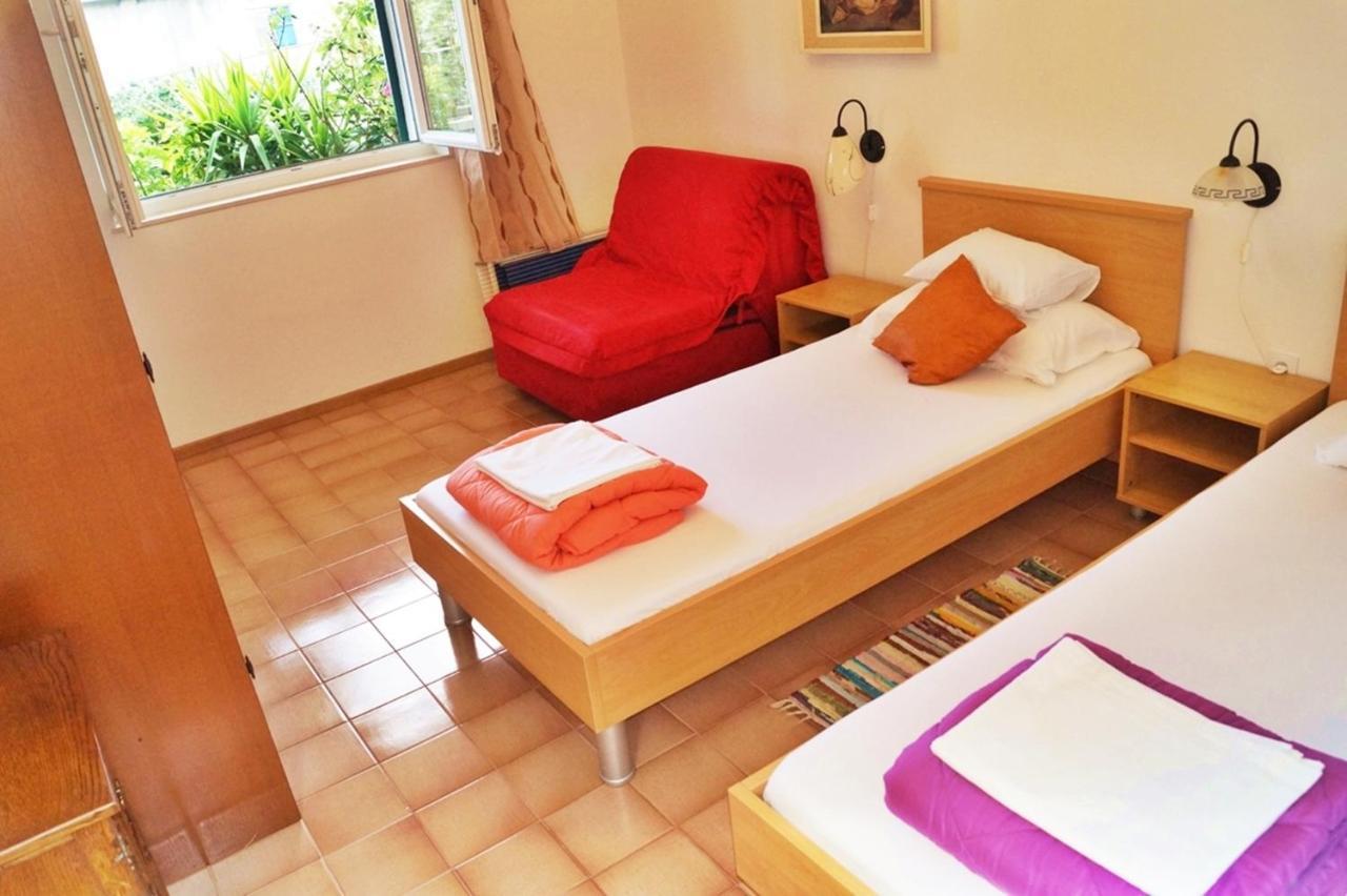 Apartments By The Sea Krilo Jesenice, Omis - 15145 Jesenice  Esterno foto