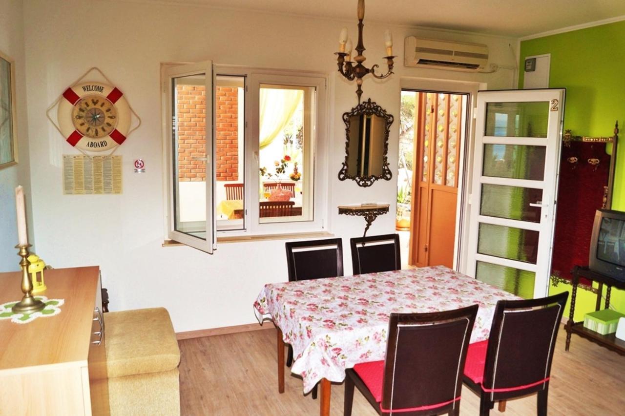 Apartments By The Sea Krilo Jesenice, Omis - 15145 Jesenice  Esterno foto